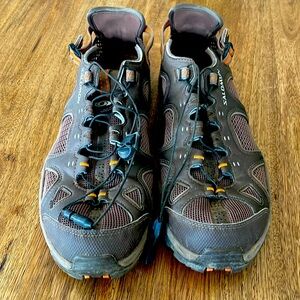 Men’s size 9 Salomon water shoes. Only worn a couple times.